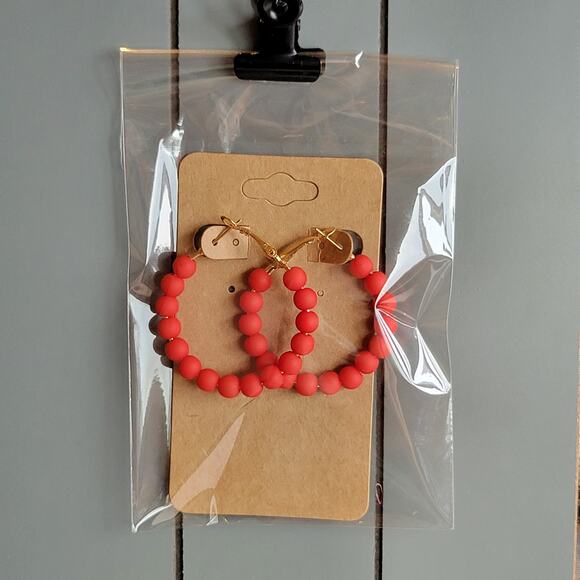 Red Beaded Hoop Earrings Gold Tone Latch Back 1.5" NWT Boho Statement 1980's - Picture 6 of 7